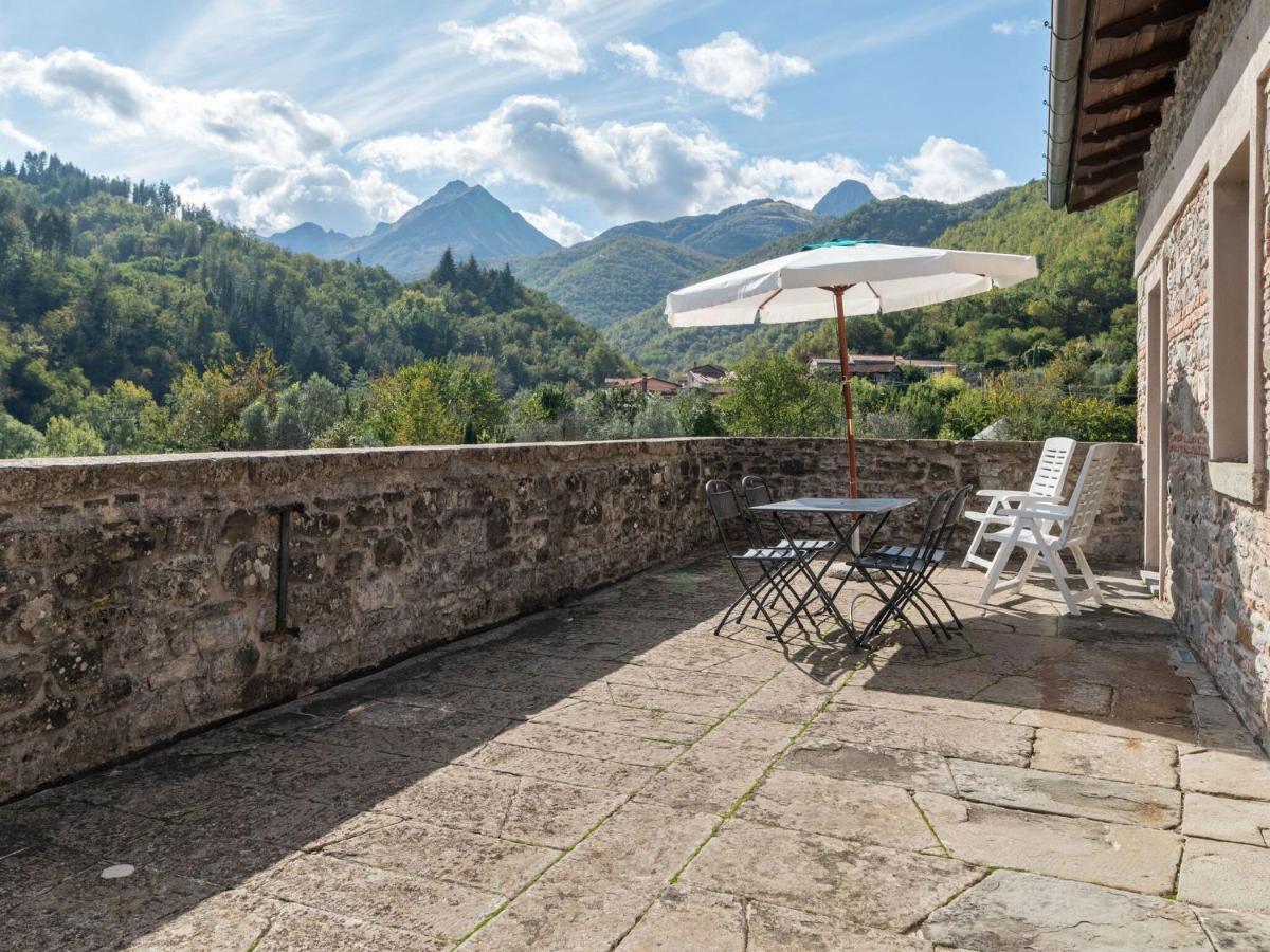 Casola in Lunigiana Ancient Farmhouse With Private Heated Hot Tub And Pool 빌라 외부 사진