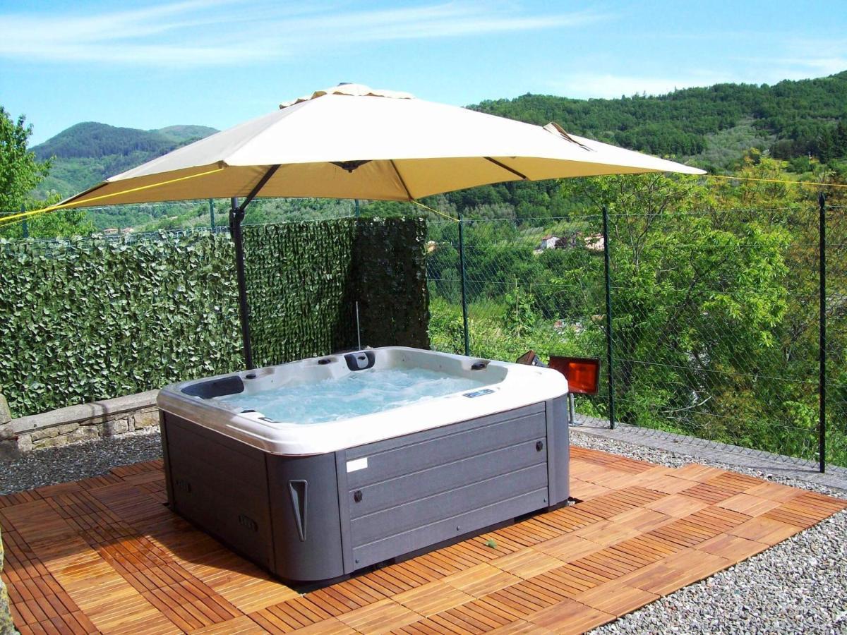 Casola in Lunigiana Ancient Farmhouse With Private Heated Hot Tub And Pool 빌라 외부 사진